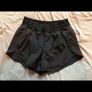 Lululemon black short size 8